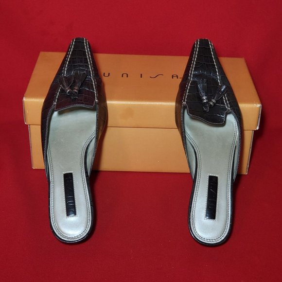 Unisa Gracia Mahogany Acajou 6B Pointed Toe Tassel Mules Slip on Kitten Heels - Picture 3 of 12